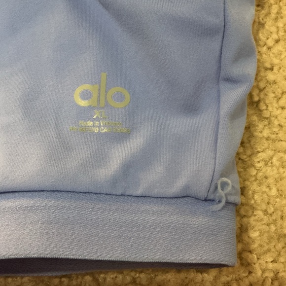 ALO Yoga Light Blue Tank Top with White Trim - Picture 7 of 7